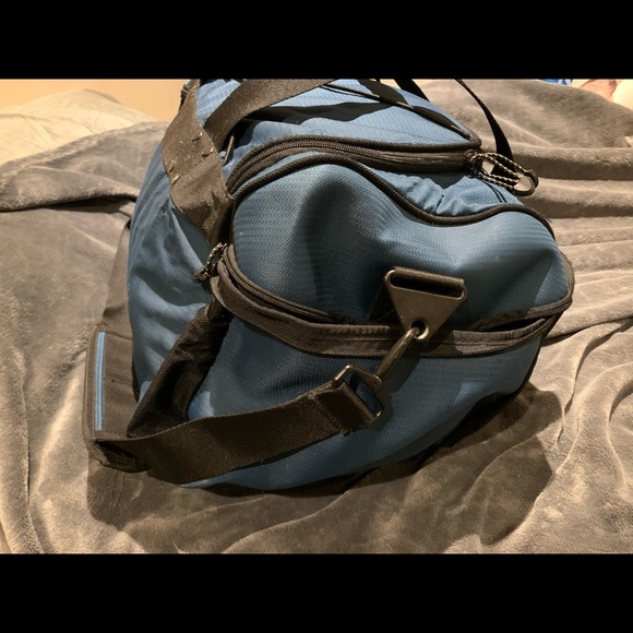 Eddie Bauer Large Duffel Bag - Picture 5 of 6